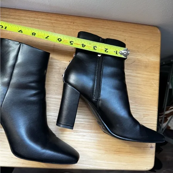 Nine West Yuhav Black boots. Size 7 1/2