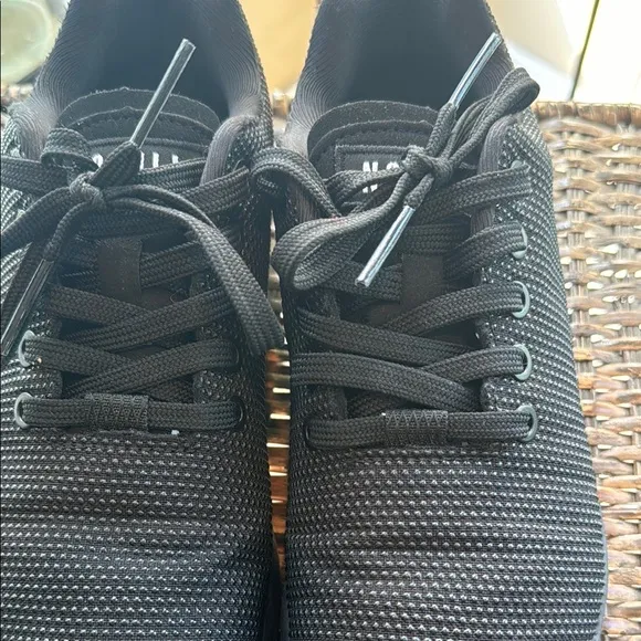 NOBULL MENS OUTWORK BLACK SNEAKERS SIZE 5 WOMENS SIZE 6.5