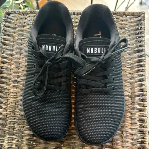 NOBULL MENS OUTWORK BLACK SNEAKERS SIZE 5 WOMENS SIZE 6.5
