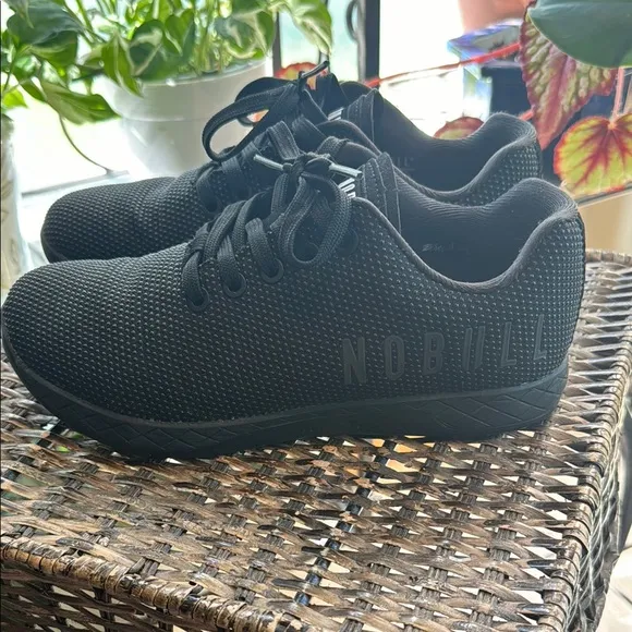 NOBULL MENS OUTWORK BLACK SNEAKERS SIZE 5 WOMENS SIZE 6.5