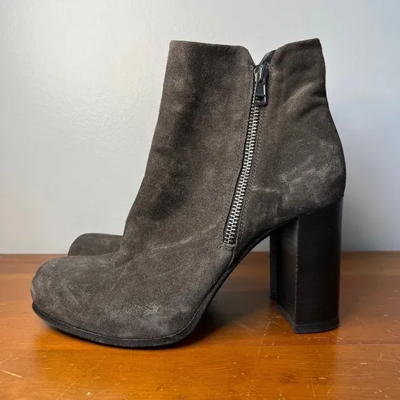 NOW Size 38.5 • Gray Suede Heeled Boots Booties EUC