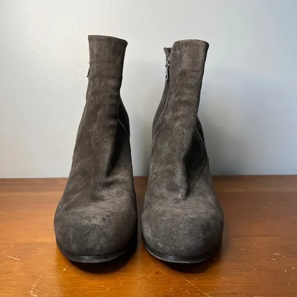 NOW Size 38.5 • Gray Suede Heeled Boots Booties EUC