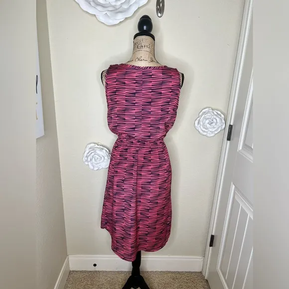 NTM: Needle &amp; Thread Hi Lo Sleeveless Pink &amp; Navy Abstract Stripe Dress Sz M