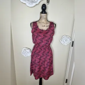 NTM: Needle &amp; Thread Hi Lo Sleeveless Pink &amp; Navy Abstract Stripe Dress Sz M