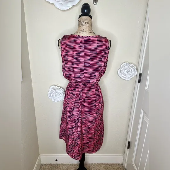 NTM: Needle &amp; Thread Hi Lo Sleeveless Pink &amp; Navy Abstract Stripe Dress Sz M