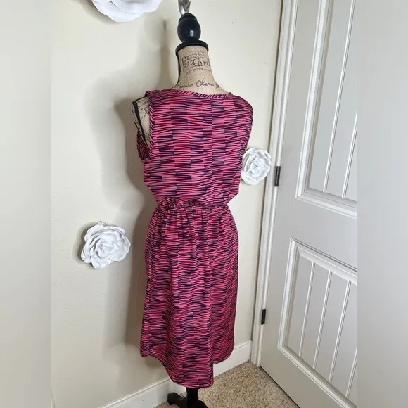 NTM: Needle &amp; Thread Hi Lo Sleeveless Pink &amp; Navy Abstract Stripe Dress Sz M