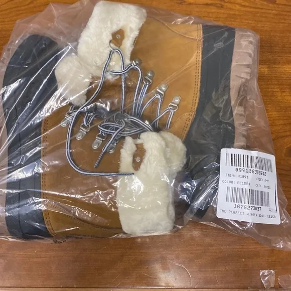 NWB J.Crew Perfect Winter boots H1891 White