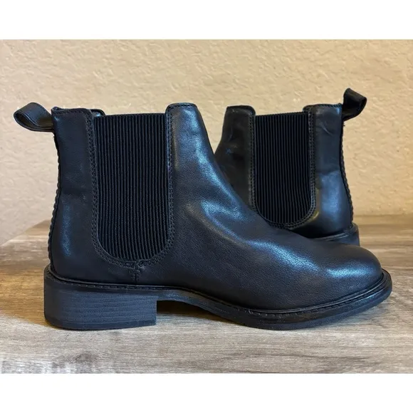 NWOB Clarks Cologne Arlo 2 Black Leather Boots