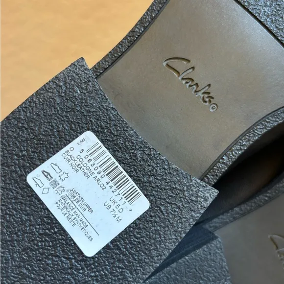 NWOB Clarks Cologne Arlo 2 Black Leather Boots