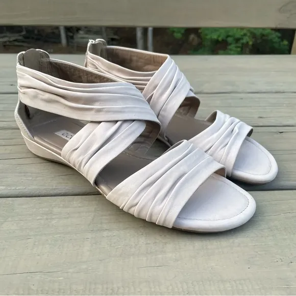 NWOB Ecco Bouillon Leather Flat Sandals size 39