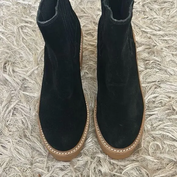NWOB Jeffrey Campbell Tuckee Lug Sole Ankle Boots in Black Suede Honey size 7