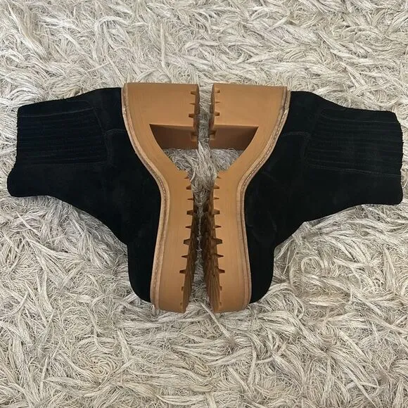 NWOB Jeffrey Campbell Tuckee Lug Sole Ankle Boots in Black Suede Honey size 7