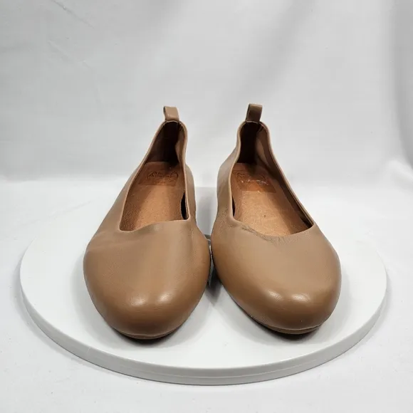 NWOT Andre Assous Nalah Ballet Flat Shoe Leather Slip-On Round Toe Brown 9.5