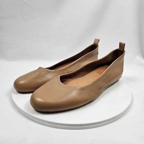 NWOT Andre Assous Nalah Ballet Flat Shoe Leather Slip-On Round Toe Brown 9.5