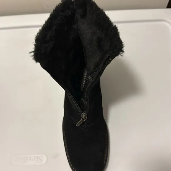 NWOT Aquatalia Black Suede Leather Ankle Boots with Front Zipper. Size 6.