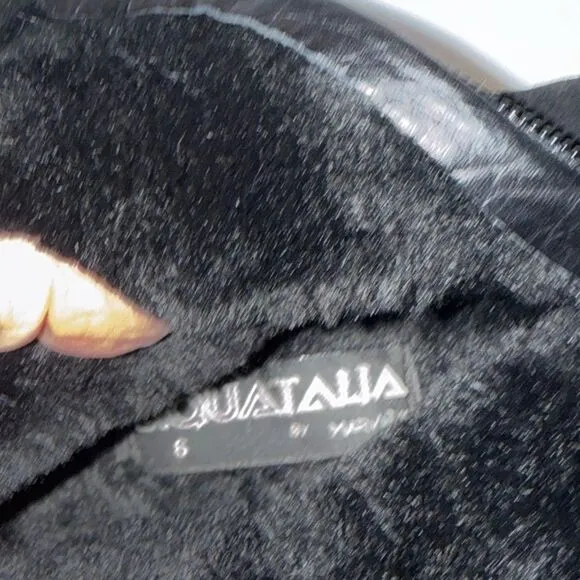 NWOT Aquatalia Black Suede Leather Ankle Boots with Front Zipper. Size 6.