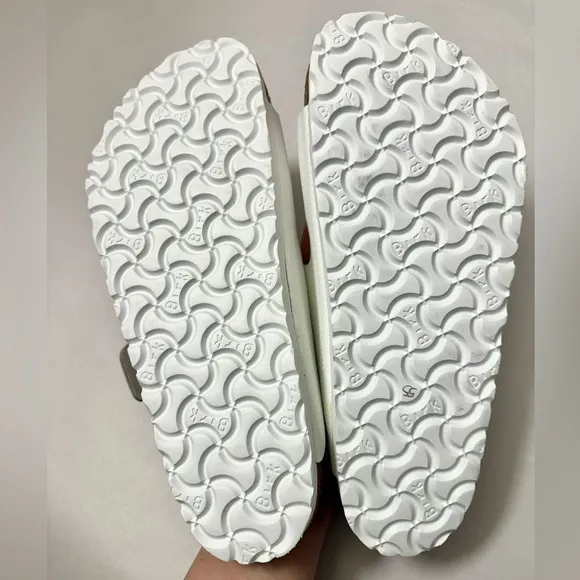 NWOT Birkenstock Arizona Big Buckle Sandals in Leather/White Women’s US 8-8.5