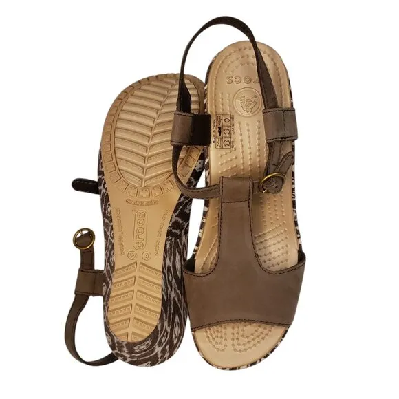 NWOT Crocs Nubuck Wedge Sandals Women's Size 9 Brown White
