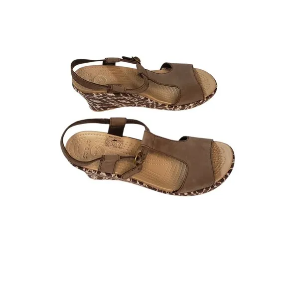 NWOT Crocs Nubuck Wedge Sandals Women's Size 9 Brown White