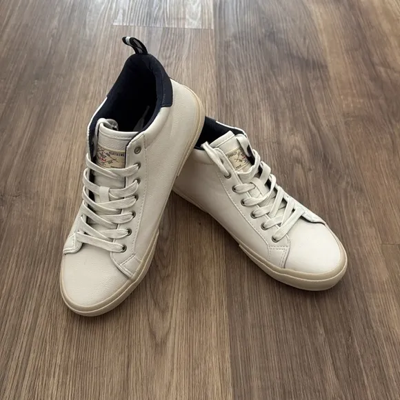 NWOT Joules Coast Pump Mid High Top Trainers - White with Bees Size 6