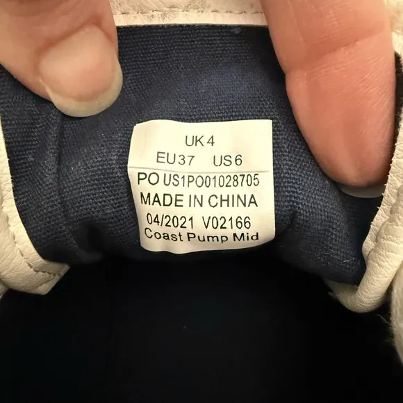 NWOT Joules Coast Pump Mid High Top Trainers - White with Bees Size 6