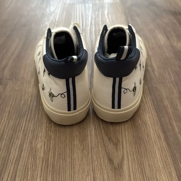 NWOT Joules Coast Pump Mid High Top Trainers - White with Bees Size 6