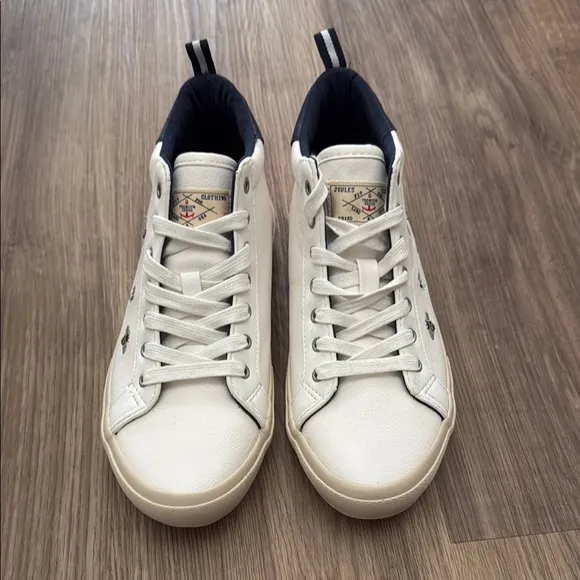 NWOT Joules Coast Pump Mid High Top Trainers - White with Bees Size 6