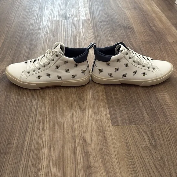 NWOT Joules Coast Pump Mid High Top Trainers - White with Bees Size 6