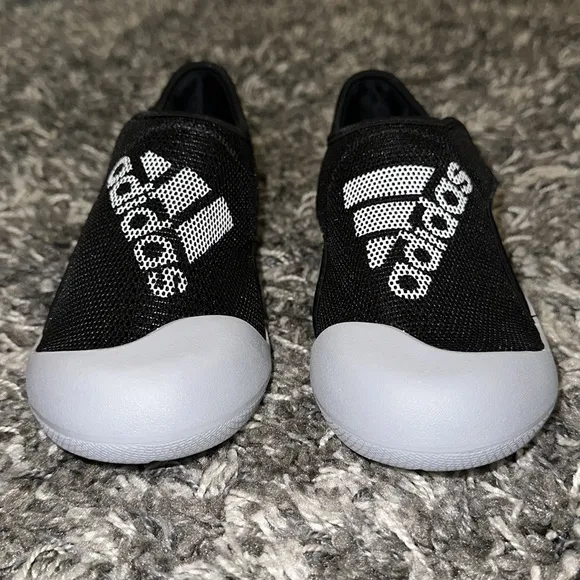 NWOT Kids ADIDAS AltaVenture Sport Swim Sandals in Black / White / Halo Sliver