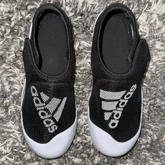 NWOT Kids ADIDAS AltaVenture Sport Swim Sandals in Black / White / Halo Sliver