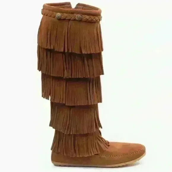 NWOT Minnetonka 5-Layer Fringe soft suede leather Boot