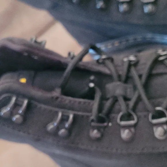NWOT NEVER WORN Suede Doc Martens
