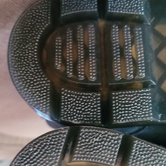 NWOT NEVER WORN Suede Doc Martens