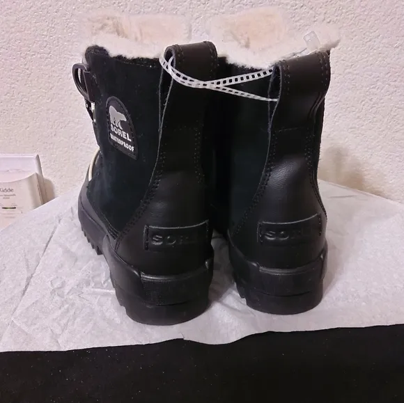 NWOT Sorel Tivoli IV Winter Boots 5.5 Black Firm Price