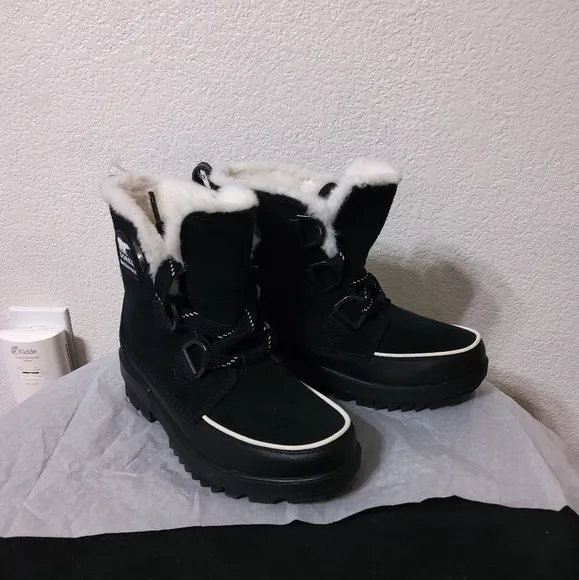 NWOT Sorel Tivoli IV Winter Boots 5.5 Black Firm Price