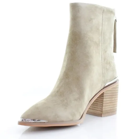 Nwot Steve Madden Amber Suede Leather Boots