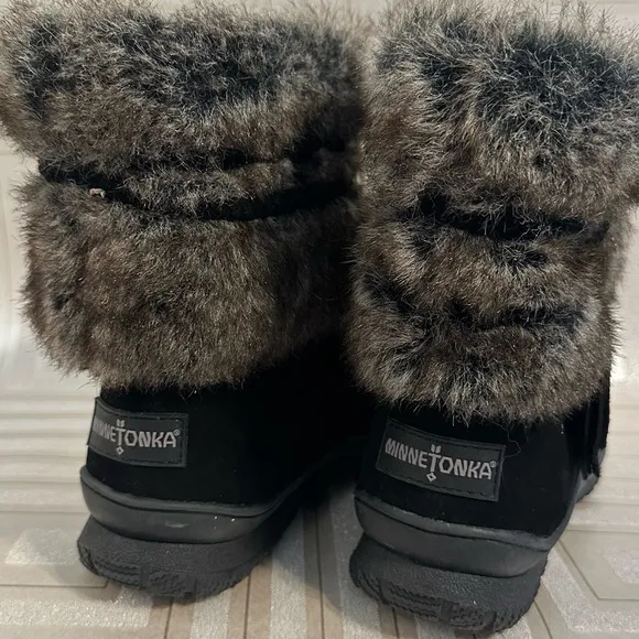 NWOT Women's Everett Faux Fur Trim Mid-Calf Boots