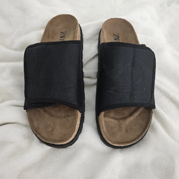 NWOT ZARA UNISEX SANDALS BLACK Size 43