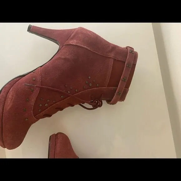 NWOT Lou Lou de la Falaise Red Suede Boots