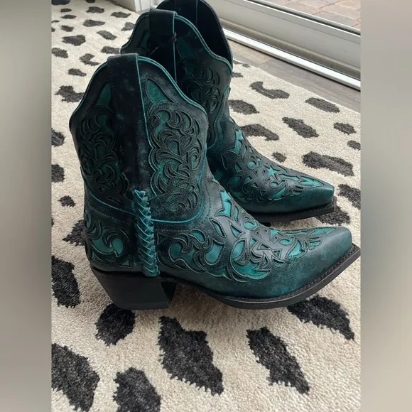NWT 8.5B Black Star Leather Cowboy Boots Terlingua Ankle High Snip Toe