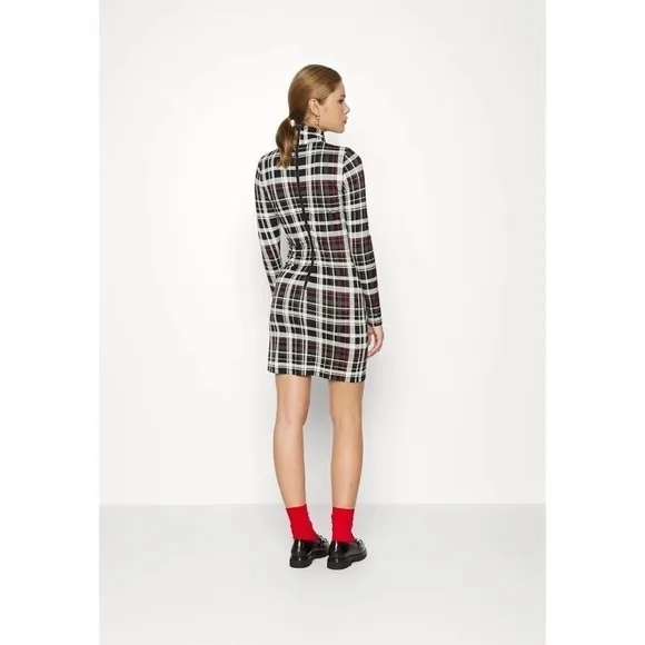 NWT!! ALICE   OLIVIA Delora Turtleneck Knit Plaid Dress Freedom Black Size 10