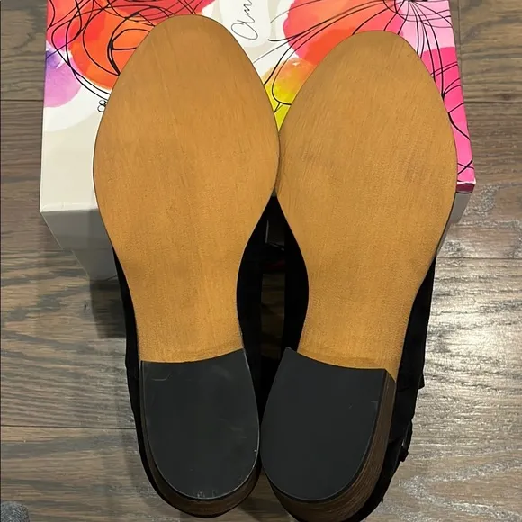 NWT Amelia Grace Lexi Black Suede Booties 8M