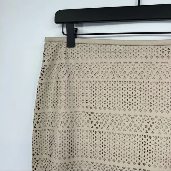 Nwt Calvin Klein Latte Cream Cutout Faux Leather Lined Zip Pencil Skirt