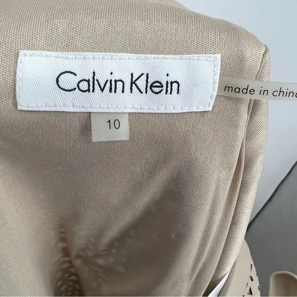 Nwt Calvin Klein Latte Cream Cutout Faux Leather Lined Zip Pencil Skirt