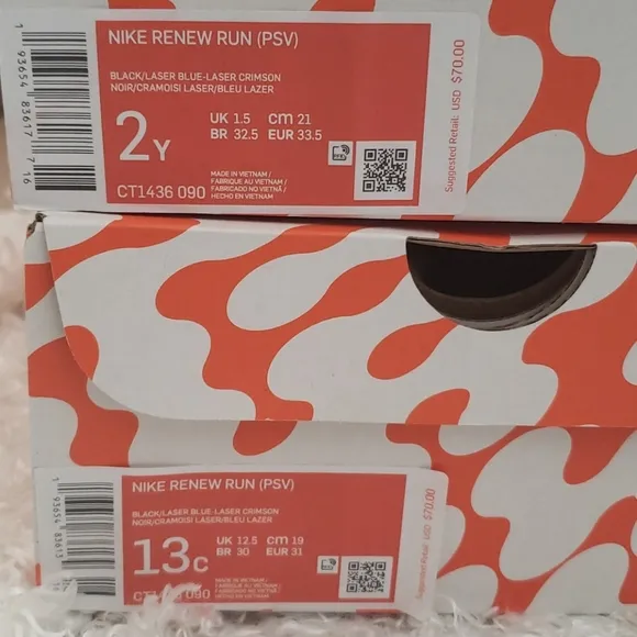 NWT Girl's Nike Renew Run Shoes