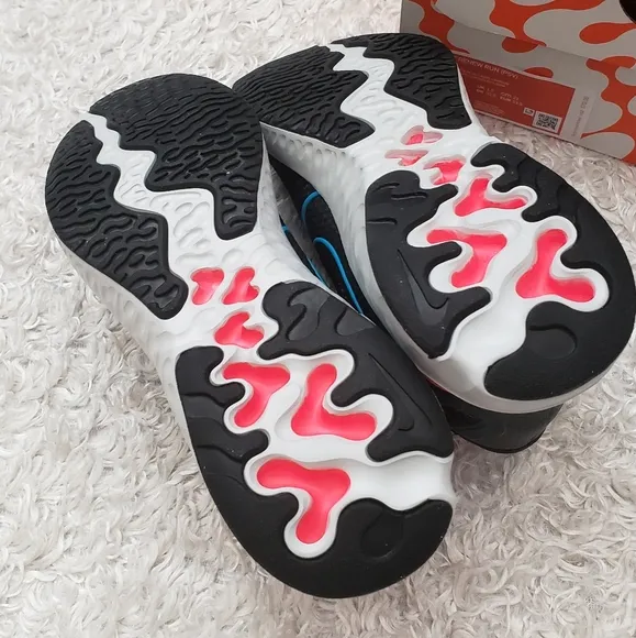 NWT Girl's Nike Renew Run Shoes