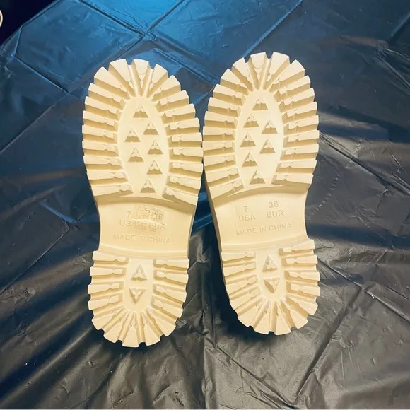 NWT Jeffrey Campbell Summertime Sandals - Women Size 7 - Sea Salt (Cream)