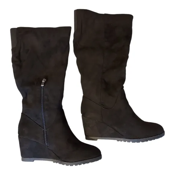 NWT Journee Parker Wedge Boots