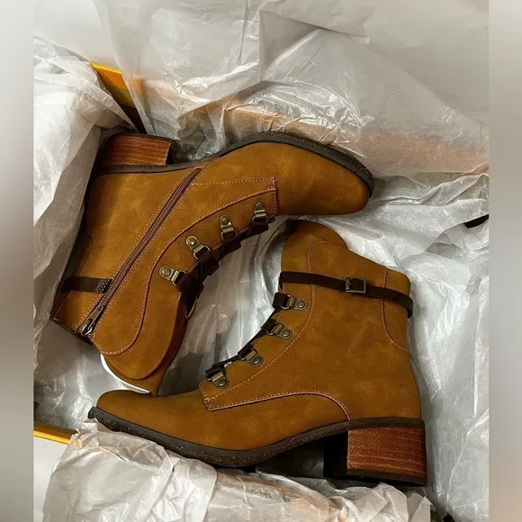 NWT KORK-EASE Reese Suede Lace-up Boots Tan US 9