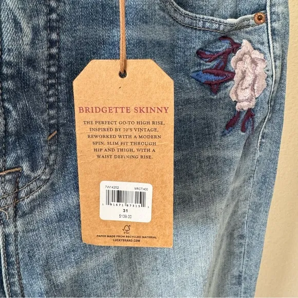 NWT Lucky Brand Jeans Bridgette Skinny Denim Size 12/31 Embroidered Hummingbird